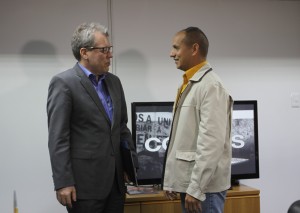 El diplomático del PNUD, Peter Grohmann, y el titular del Minea Ramón Velásquez Araguayán. (Foto / Pedro Delgado)