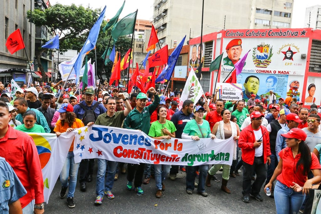 El titular del Minea encabezó la marcha conmemorativa del Día Mundial del Ambiente. (Foto / Harrison Ruíz)