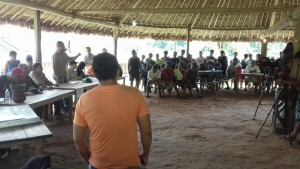 El titular del Minea, Ramón Velásquez Araguayán, encabezó una reunión con representantes de las comunidades indígenas