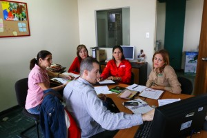 Un equipo multidisciplinario tramita las solicitudes. (Foto / Harison Ruíz)